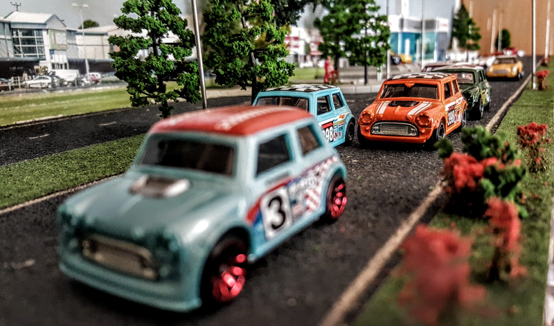 Illustration for article titled How Many Minis Can You Fiat on a Diorama